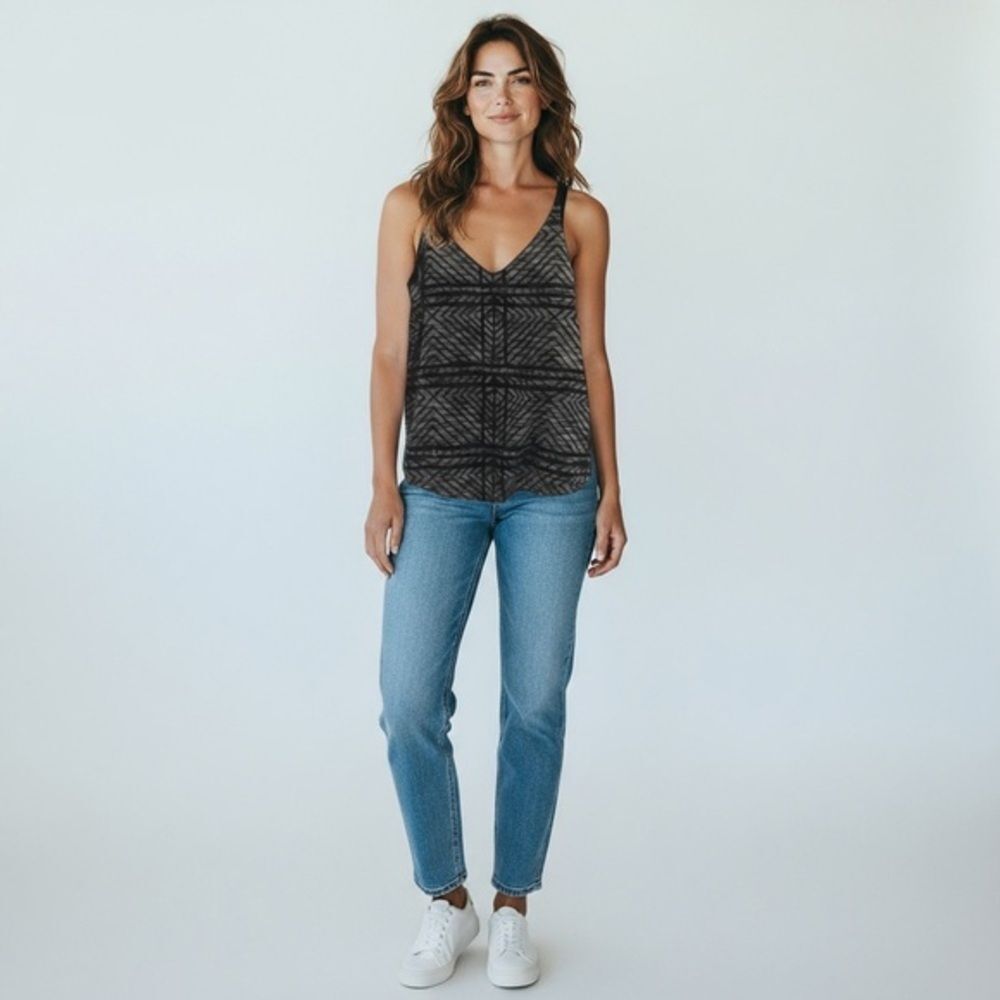 Ella Moss Black and White Geometric Top